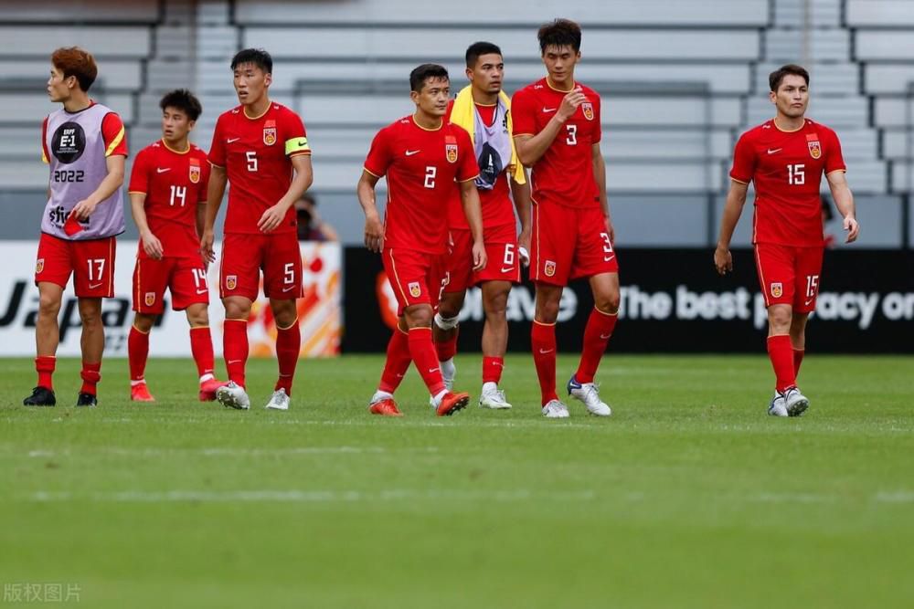 意大利杯1/8决赛，卫冕冠军国际米兰主场迎战博洛尼亚，下半场劳塔罗失点，90分钟国米0-0战平博洛尼亚，双方进行加时赛；加时赛开场卡洛斯-奥古斯托头球建功，别克马、恩多耶为博洛尼亚连进两球！